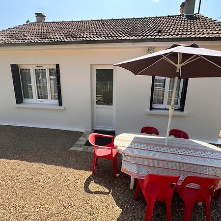 La Petite Maison Des Gites De Josephine Saint-Dye-sur-Loire Exterior foto